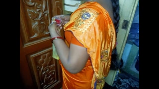 Indian Mallu Aunty Changing Outfit with Young Man